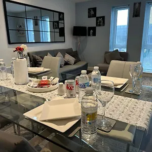 Abba Views Apartment London