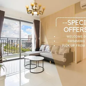 Lyn's Home-river Gate- Pool- Gym-pick Up Apartment Ho Chi Minh City